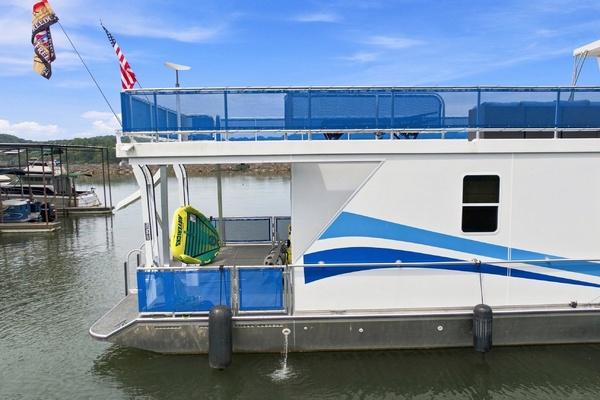 OFF DUTY 77ft Sumerset Yacht For Sale