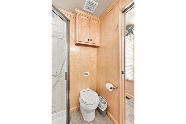 OFF DUTY 77ft Sumerset Yacht For Sale