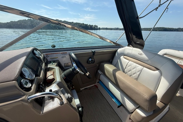 28ft Regal Yacht For Sale