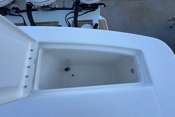 Regulator 34 Yacht For Sale