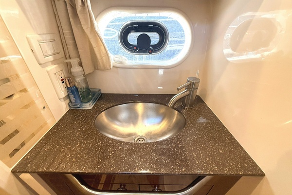 37ft Sea Ray Yacht For Sale