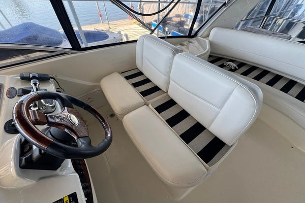 Meridian 411 Sedan Yacht For Sale