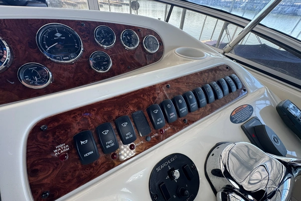 Meridian 411 Sedan Yacht For Sale