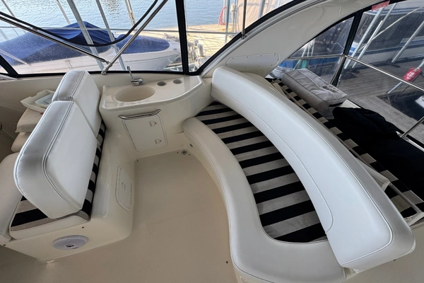 Meridian 411 Sedan Yacht For Sale