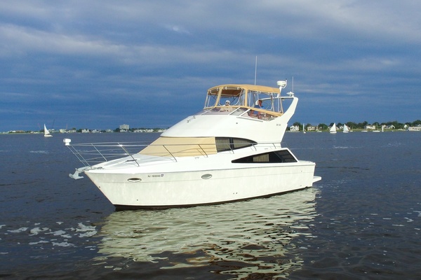 Dream Catcher 33ft Carver Yacht For Sale
