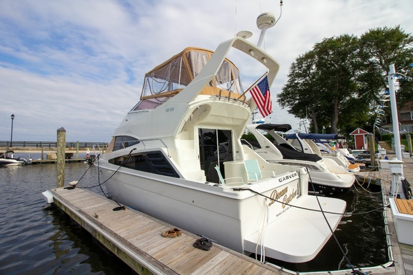 Dream Catcher 33ft Carver Yacht For Sale