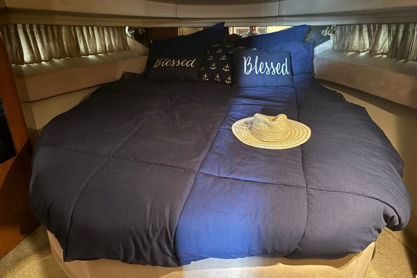 Total Opposites 41ft Sea Ray Yacht For Sale