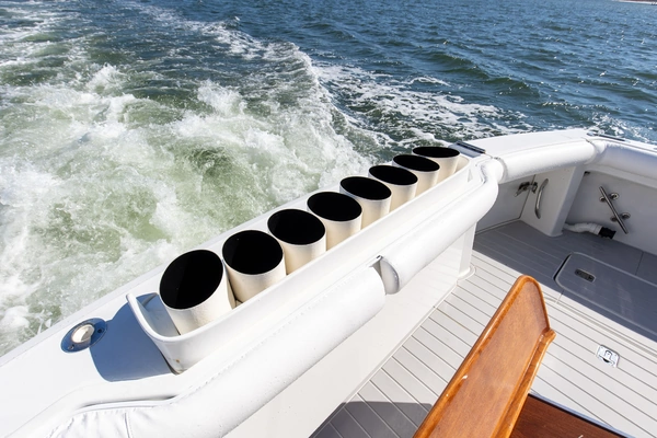 Hatteras 60 Convertible Yacht For Sale