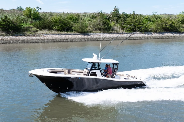 Tidewater 320 CC Adventure Yacht For Sale
