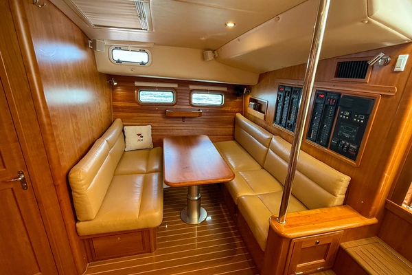 MJM 50z Yacht For Sale