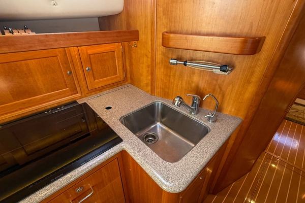 MJM 50z Yacht For Sale