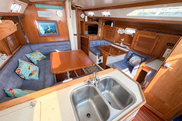 DRAGONFLY 36ft Catalina Yacht For Sale