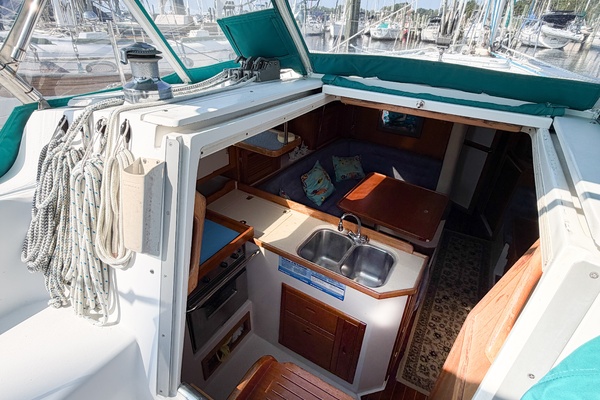 DRAGONFLY 36ft Catalina Yacht For Sale
