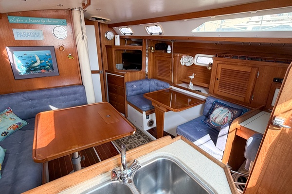 DRAGONFLY 36ft Catalina Yacht For Sale