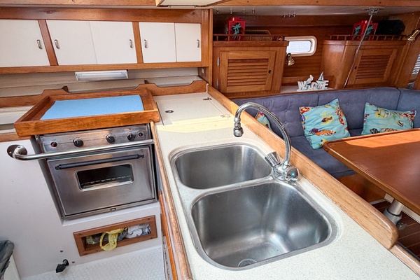 DRAGONFLY 36ft Catalina Yacht For Sale