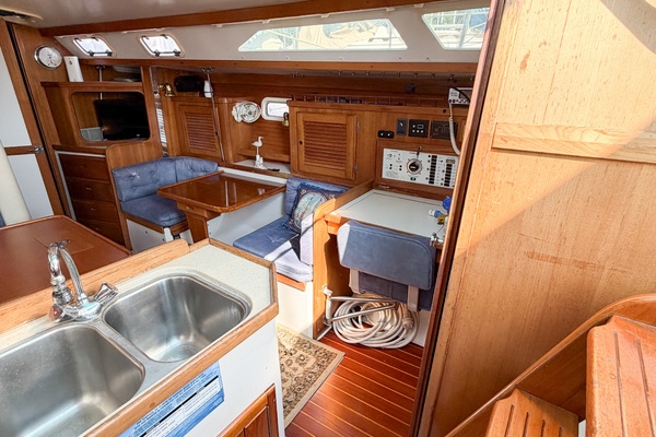 DRAGONFLY 36ft Catalina Yacht For Sale