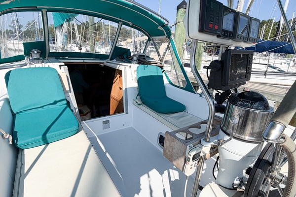 DRAGONFLY 36ft Catalina Yacht For Sale
