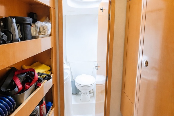 Flight Risk 35ft Fountaine Pajot Yacht For Sale
