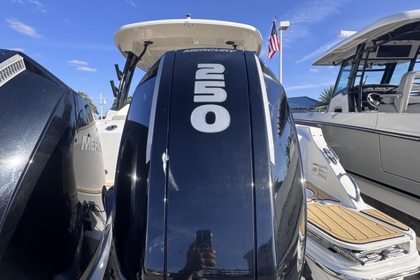 Divine Mer Sea 28ft Boston Whaler Yacht For Sale