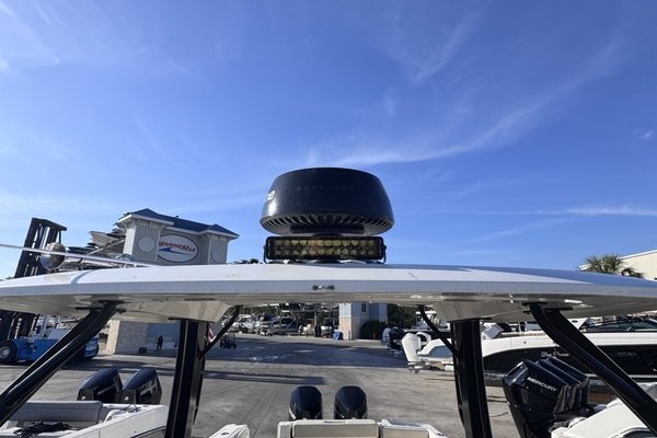Divine Mer Sea 28ft Boston Whaler Yacht For Sale