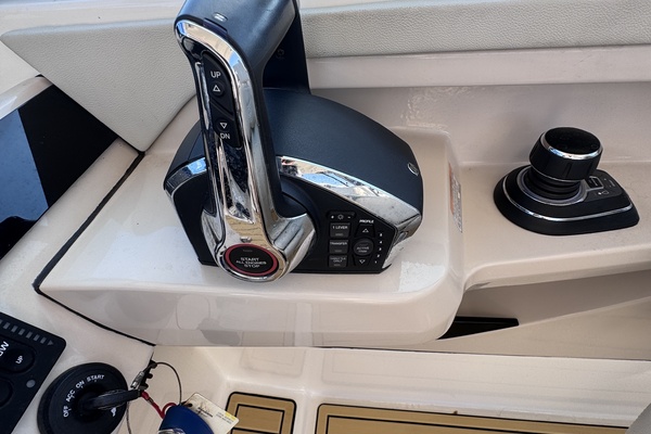 Divine Mer Sea 28ft Boston Whaler Yacht For Sale