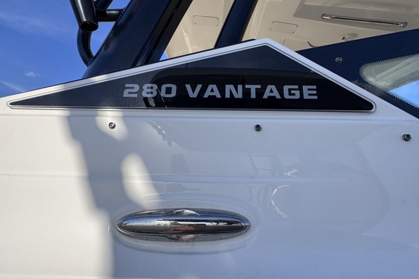 Divine Mer Sea 28ft Boston Whaler Yacht For Sale