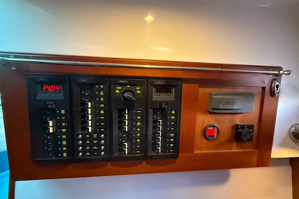 Back Cove 34 Yacht For Sale