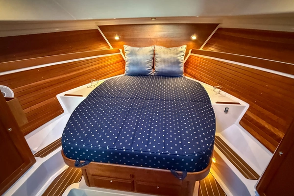 Back Cove 34 Yacht For Sale
