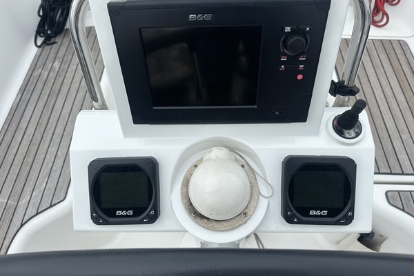 Frosty Pelican 31ft Beneteau Yacht For Sale
