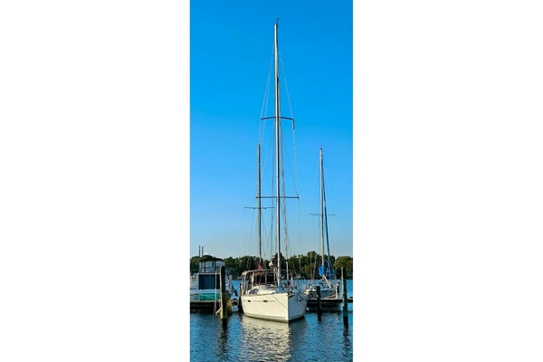 Bullit 40ft Beneteau Yacht For Sale
