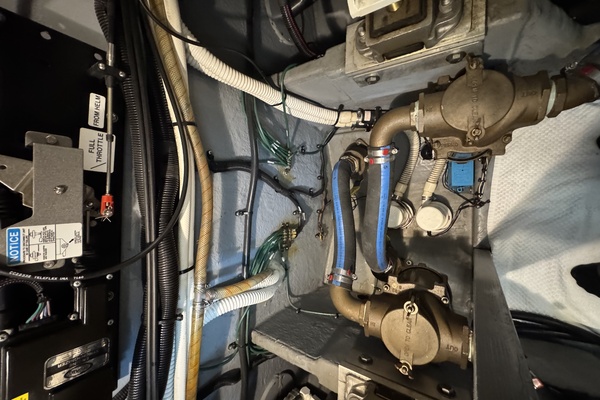 TOOLIN AROUND 37ft Sea Ray Yacht For Sale