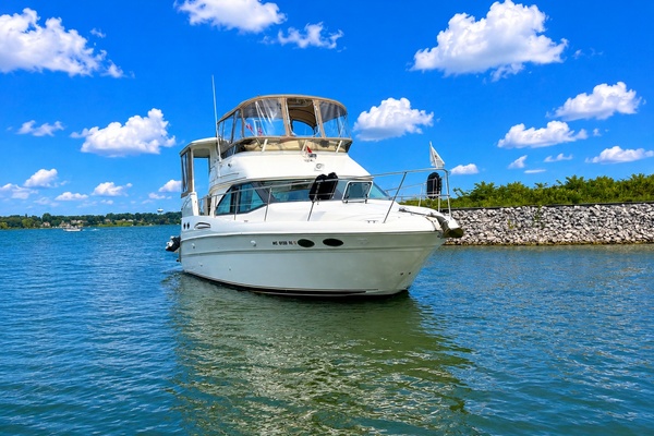 TOOLIN AROUND 37ft Sea Ray Yacht For Sale