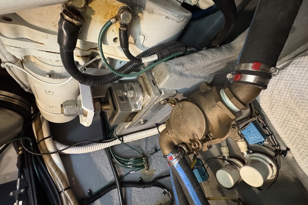 TOOLIN AROUND 37ft Sea Ray Yacht For Sale