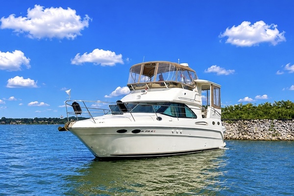 TOOLIN AROUND 37ft Sea Ray Yacht For Sale