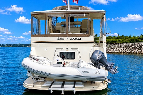 TOOLIN AROUND 37ft Sea Ray Yacht For Sale