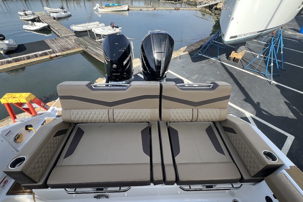 32ft Monterey Yacht For Sale