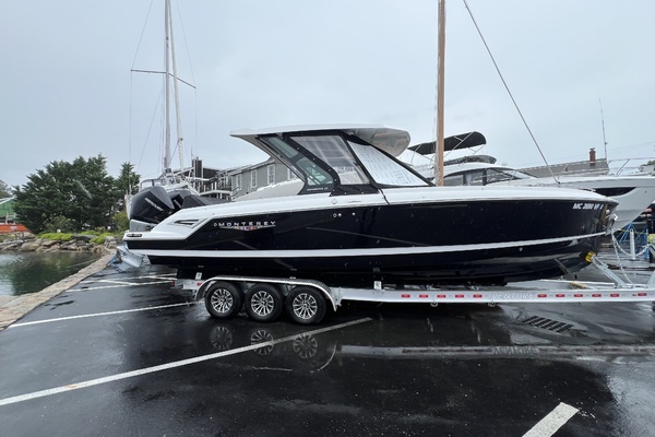 32ft Monterey Yacht For Sale