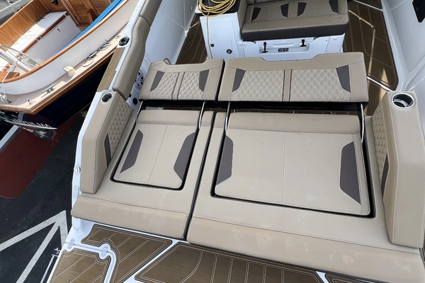 Monterey 30 Elite OB Yacht For Sale