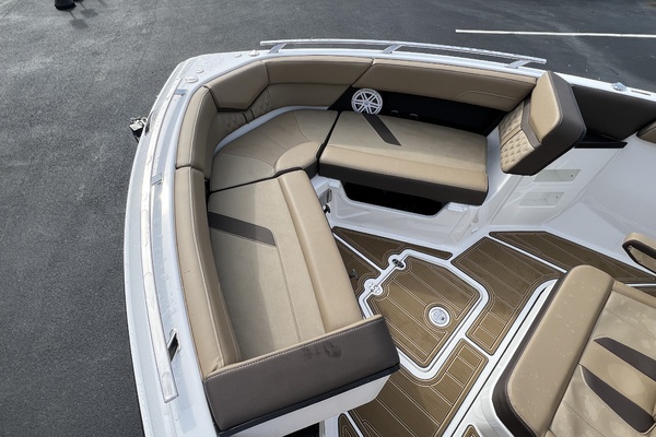 32ft Monterey Yacht For Sale