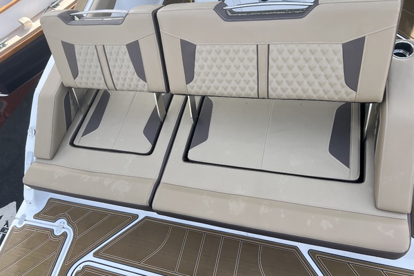 32ft Monterey Yacht For Sale