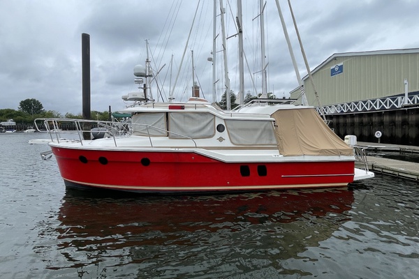 2015 Ranger Tug R29 S port beam