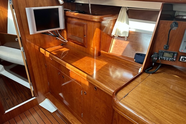 39ft Beneteau Yacht For Sale