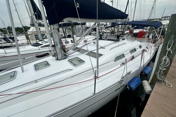 39ft Beneteau Yacht For Sale