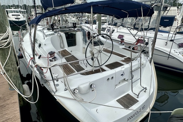 39ft Beneteau Yacht For Sale