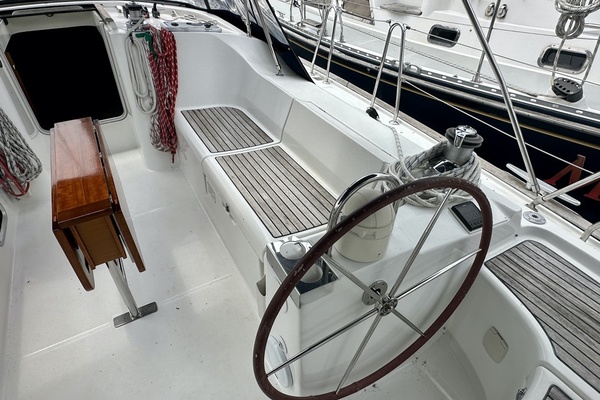 47ft Beneteau Yacht For Sale