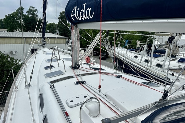 47ft Beneteau Yacht For Sale