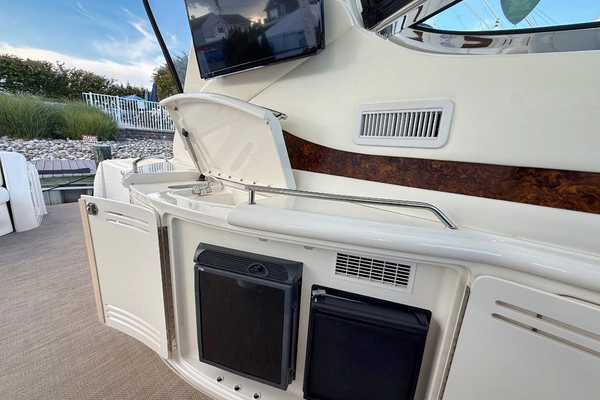 Sea Ray 550 Sundancer Yacht For Sale