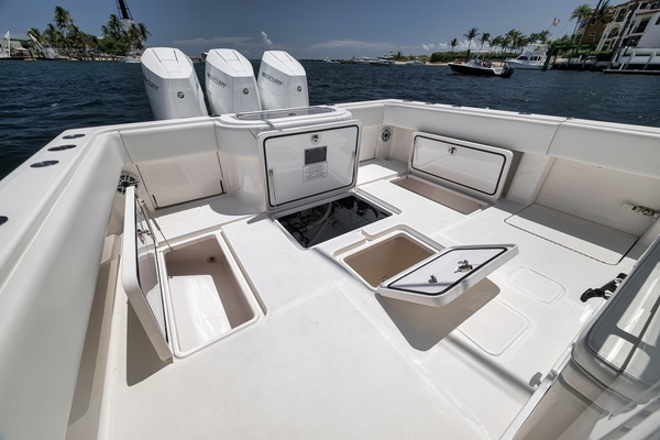 LOQUITO 39ft Invincible Yacht For Sale