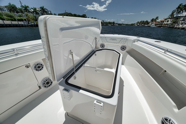 LOQUITO 39ft Invincible Yacht For Sale