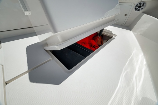 LOQUITO 39ft Invincible Yacht For Sale